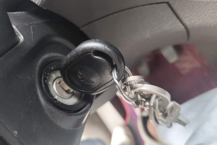 Used Wuling Hongguang 2021 1.5L Revised S Standard Version with Electric Power Steering LAR Vehicle Key