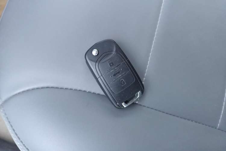 Used Wuling Hongguang 2021 1.5L Revised S Standard Version with Electric Power Steering LAR Vehicle Key