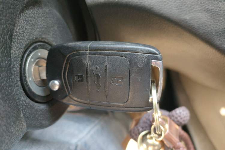 Used Wuling Hongguang 2021 1.5L Revised S Base Version Hydraulic Power Steering LAR Vehicle Key