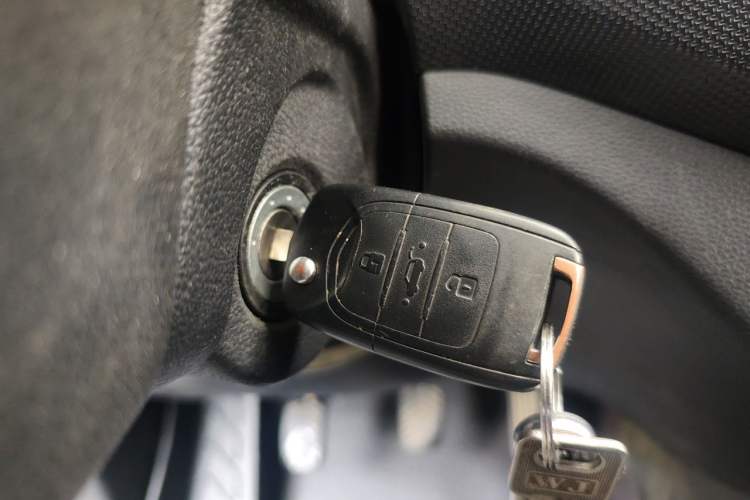 Used Wuling Hongguang 2021 1.5L S Base Version LAR Vehicle Key