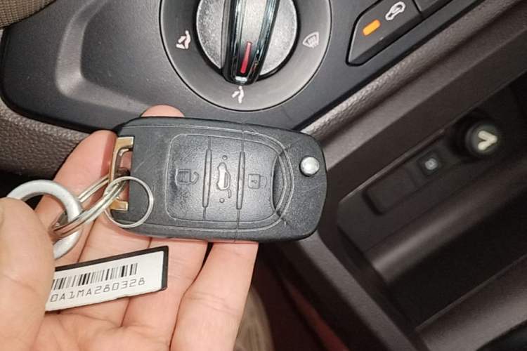 Used Wuling Hongguang 2021 1.5L Revised S Standard Version with Electric Power Steering LAR Vehicle Key