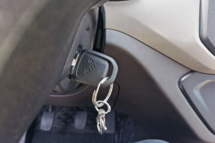 Used Wuling Hongguang 2021 1.5L S Standard Version LAR Vehicle Key
