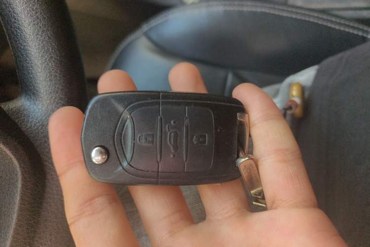 Used Wuling Hongguang 2021 1.5L Revised S Base Version with Electric Power Steering LAR Vehicle Key