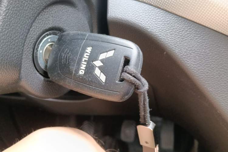 Used Wuling Hongguang 2021 1.5L Facelifted S Comfort Version with Electric Power Steering LAR Vehicle Key