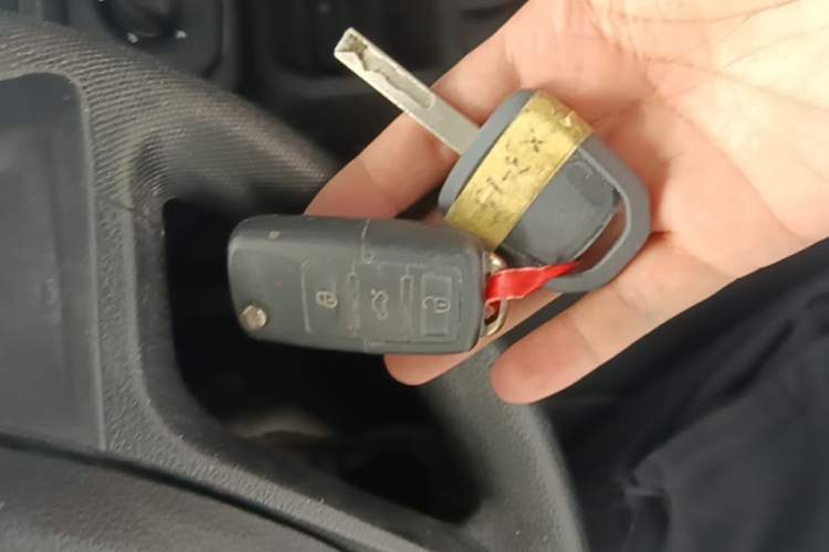 Used Wuling Hongguang 2021 1.5L Revised S Base Version with Electric Power Steering LAR Vehicle Key