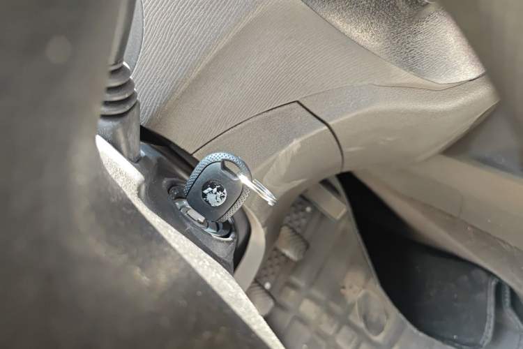 Used Wuling Hongguang 2021 1.5L S Base Version LAR Vehicle Key
