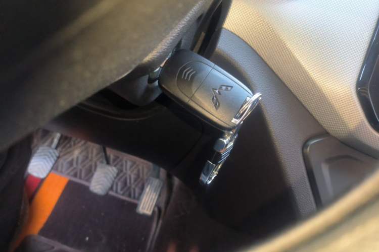 Used Wuling Hongguang 2021 1.5L S Comfort Edition LAR Vehicle Key