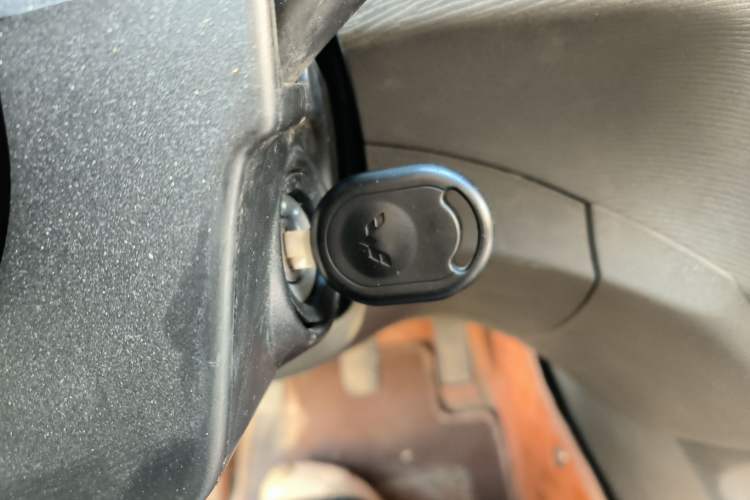 Used Wuling Hongguang 2021 1.5L Revised S Base Version Hydraulic Power Steering LAR Vehicle Key