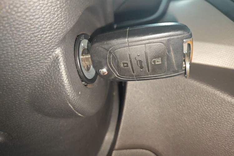 Used Wuling Hongguang 2021 1.5L Revised S Standard Version Hydraulic-Power-Assisted LAR Vehicle Key