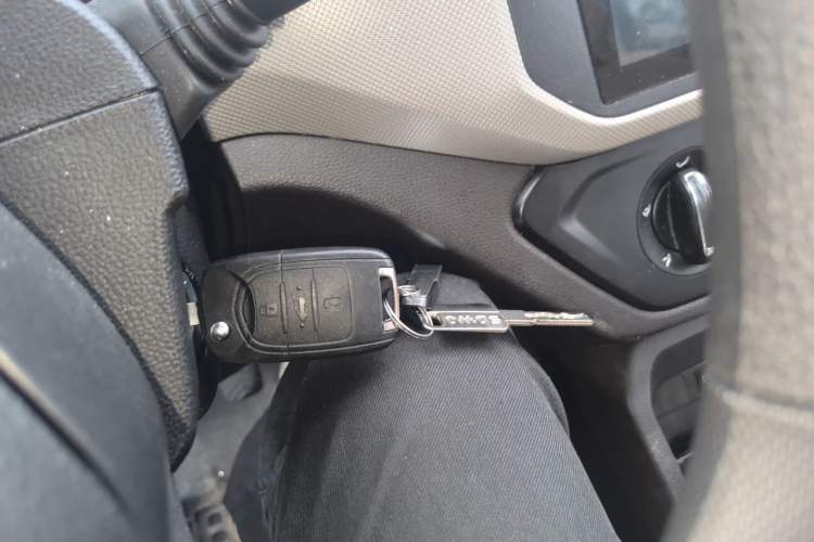 Used Wuling Hongguang 2021 1.5L Revised S Standard Version with Electric Power Steering LAR Vehicle Key