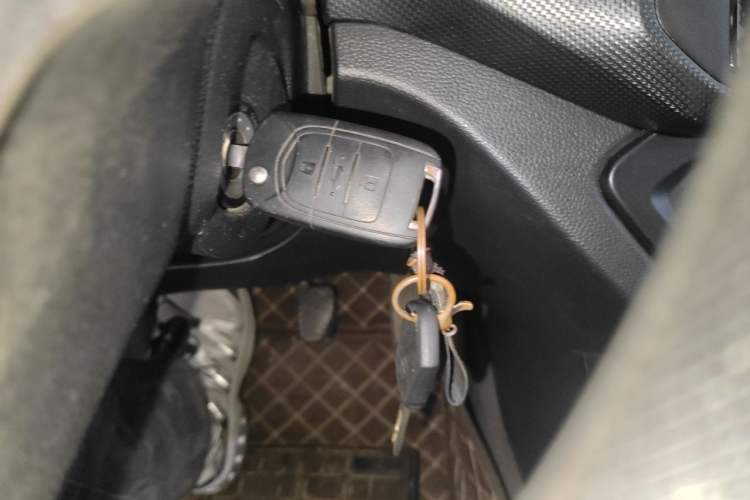 Used Wuling Hongguang 2021 1.5L Revised S Base Version with Electric Power Steering LAR Vehicle Key