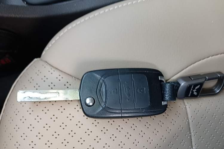 Used Wuling Hongguang 2021 1.5L Facelift S Comfort Version Hydraulic Power Steering LAR Vehicle Key
