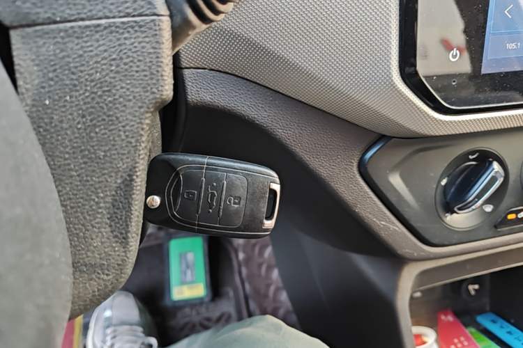 Used Wuling Hongguang 2021 1.5L S Comfort Edition LAR Vehicle Key