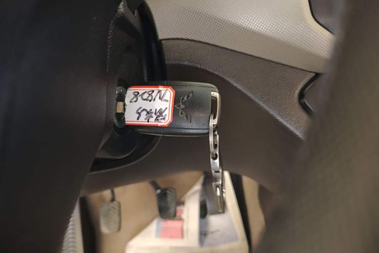 Used Wuling Hongguang 2021 1.5L Revised S Standard Version with Electric Power Steering LAR Vehicle Key