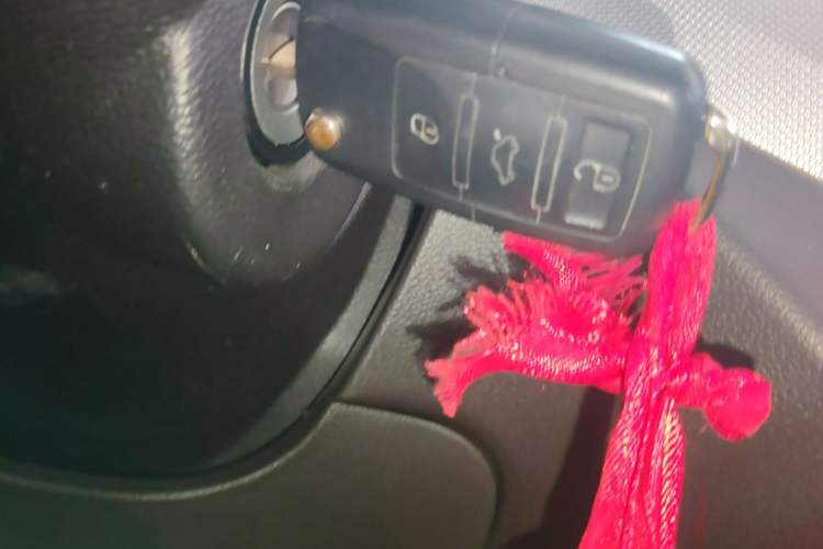 Used Wuling Hongguang 2021 1.5L Facelifted S Comfort Version with Electric Power Steering LAR Vehicle Key