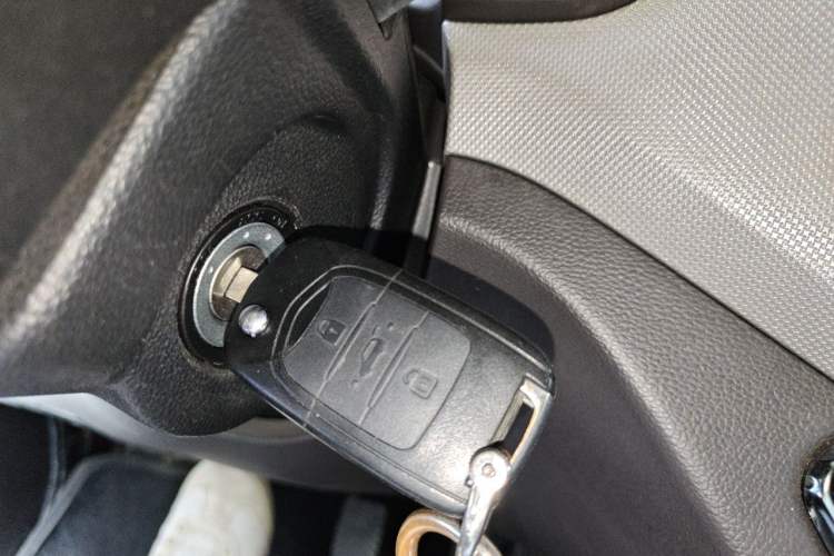 Used Wuling Hongguang 2021 1.5L Revised S Standard Version with Electric Power Steering LAR Vehicle Key