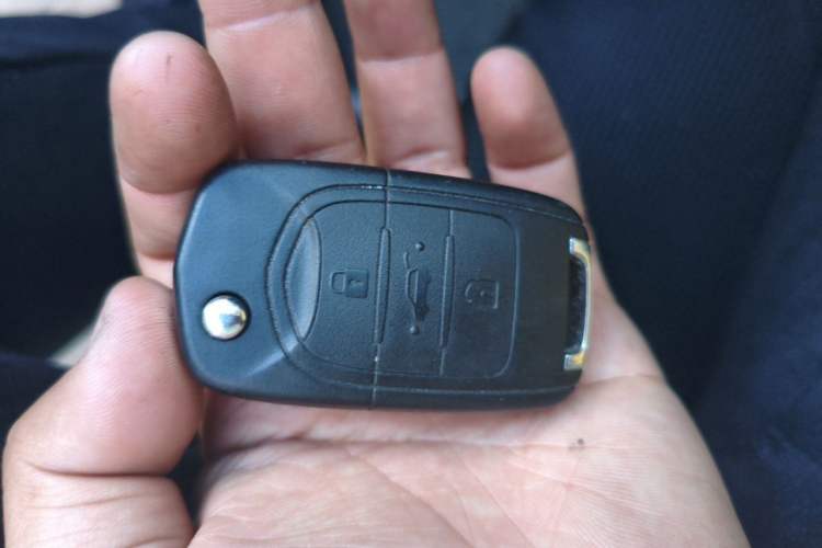 Used Wuling Hongguang 2021 1.5L Revised S Base Version Hydraulic Power Steering LAR Vehicle Key