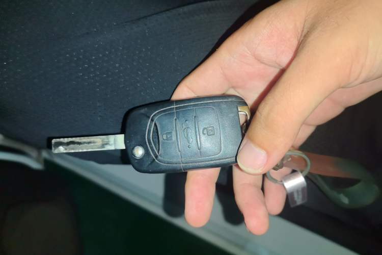 Used Wuling Hongguang 2021 1.5L S Standard Version LAR Vehicle Key