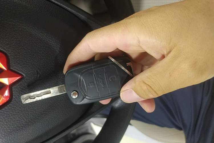 Used Wuling Hongguang 2021 1.5L Revised S Standard Version with Electric Power Steering LAR Vehicle Key