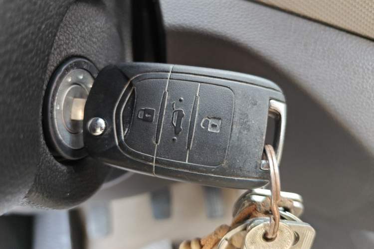 Used Wuling Hongguang 2021 1.5L Revised S Standard Version with Electric Power Steering LAR Vehicle Key