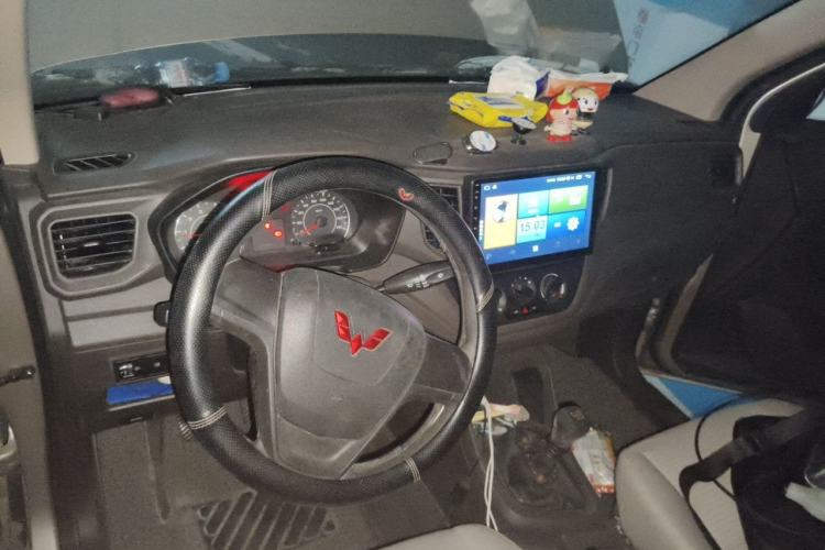 Used Wuling Hongguang 2021 1.5L Restyled S Basic Window-Sealed Car with Electric Power Steering LAR Center Console