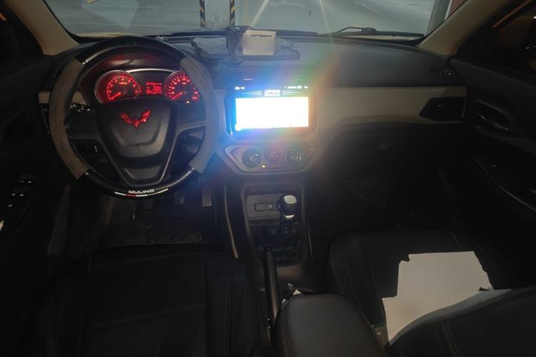Used Wuling Hongguang 2021 1.5L Revised S Standard Version Hydraulic-Power-Assisted LAR Center Console