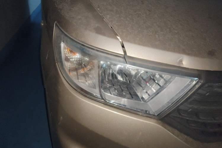 Used Wuling Hongguang 2021 1.5L Restyled S Basic Window-Sealed Car with Electric Power Steering LAR Right Front Headlight
