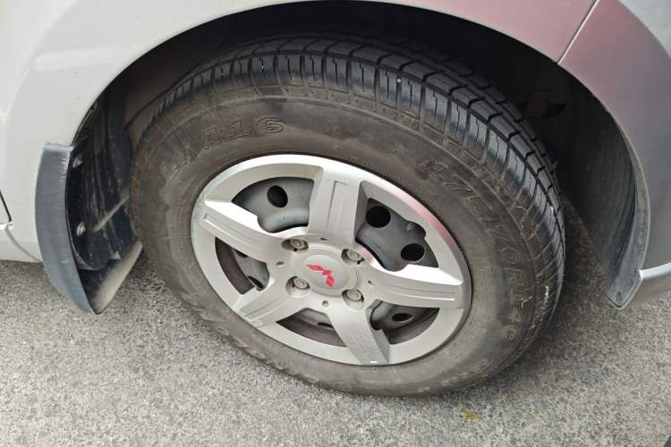 Used Wuling Hongguang  Right Front Wheel Hub