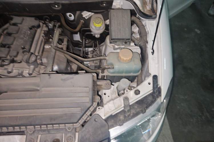 Used Wuling Hongguang  Engine Bay Left