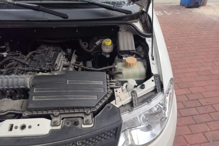 Used Wuling Hongguang  Engine Bay Left