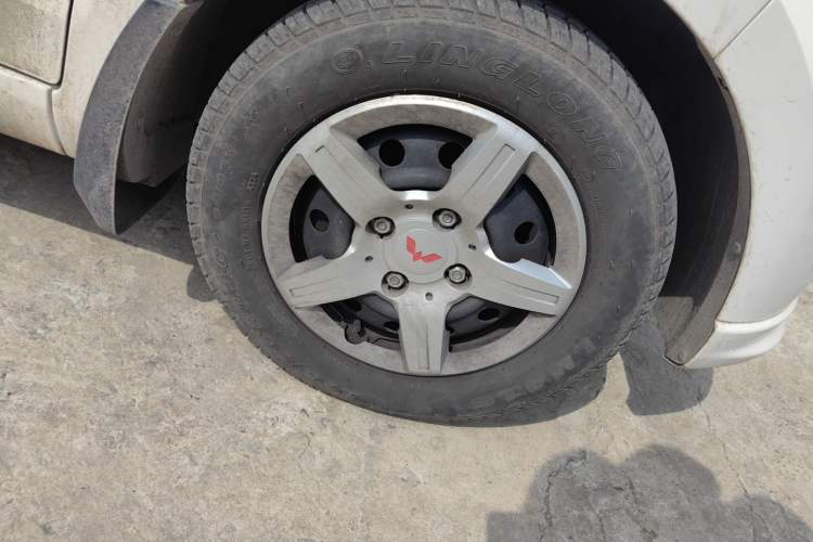 Used Wuling Hongguang  Right Front Wheel Hub