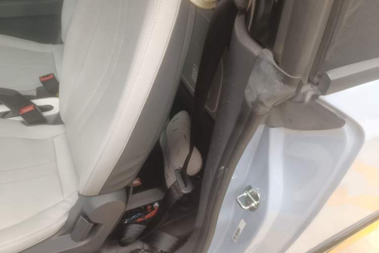 Used Wuling Hongguang MINIEV 2022 Convertible Model Left Rear Seat
