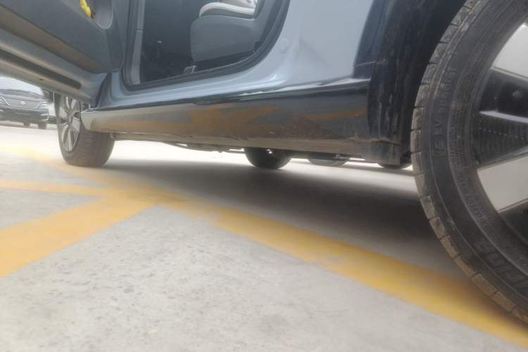 Used Wuling Hongguang MINIEV 2022 Convertible Model Left Side Sill