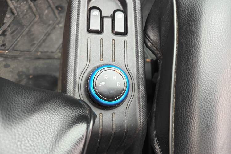 Used Wuling Hongguang MINIEV 2020 Enjoy Edition Lithium-Ion Battery Gear Lever