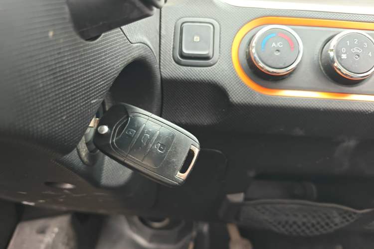 Used Wuling Hongguang MINIEV 2020 Enjoy Edition Lithium-Ion Battery Interior 1