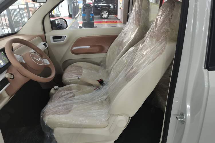 Used Wuling Hongguang MINIEV 2024 3rd Generation 215km Youth Edition Interior 2