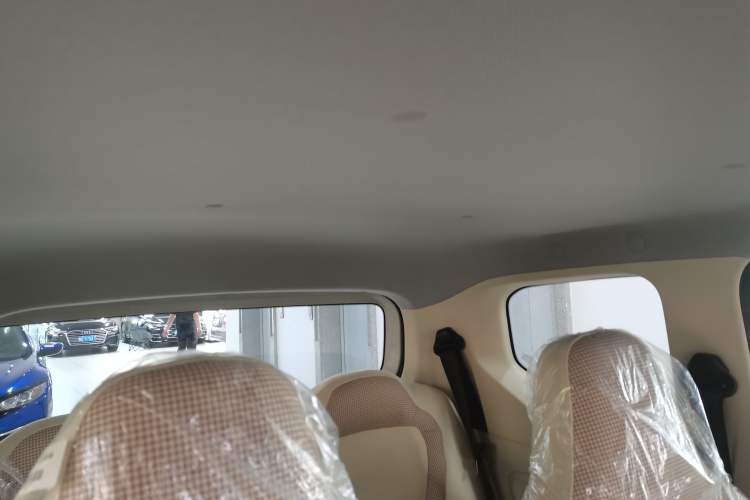 Used Wuling Hongguang MINIEV 2024 3rd Generation 215km Youth Edition Interior 3