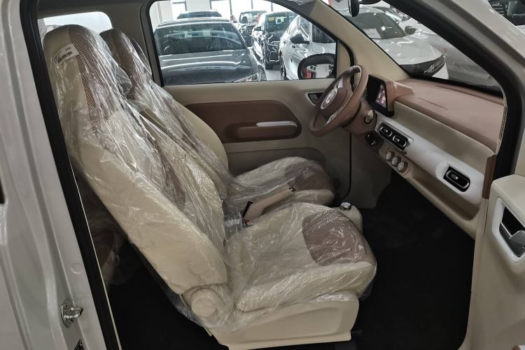 Used Wuling Hongguang MINIEV 2024 3rd Generation 215km Youth Edition Interior 4