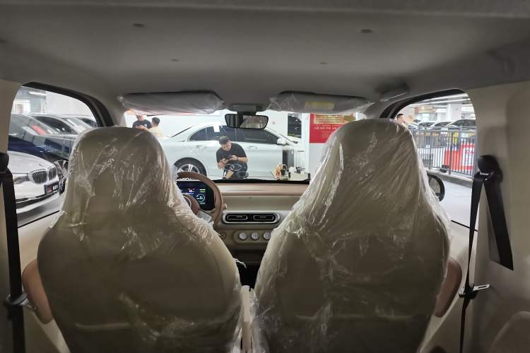 Used Wuling Hongguang MINIEV 2024 3rd Generation 215km Youth Edition Interior 6