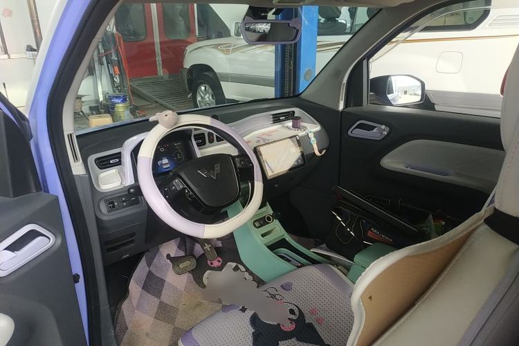Used Wuling Hongguang MINIEV 2022 Macaron Premium Model – Lithium Iron Phosphate Center Console