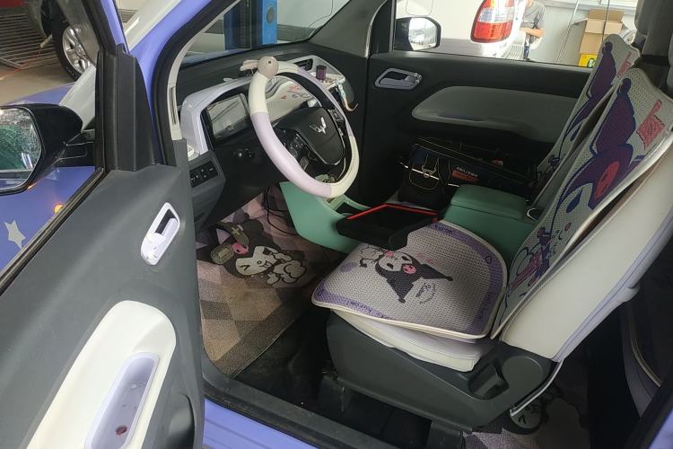 Used Wuling Hongguang MINIEV 2022 Macaron Premium Model – Lithium Iron Phosphate Driver Seat