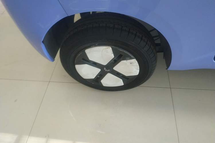 Used Wuling Hongguang MINIEV 2024 3rd Generation 215km Advanced Version Exterior 8