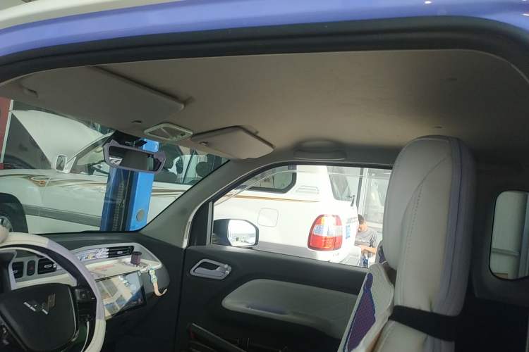 Used Wuling Hongguang MINIEV 2022 Macaron Premium Model – Lithium Iron Phosphate Headliner