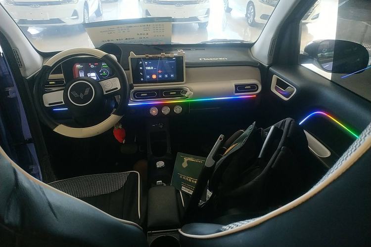 Used Wuling Hongguang MINIEV 2024 3rd Generation 215km Advanced Version Interior 2