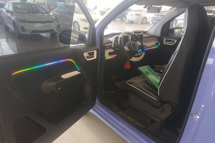 Used Wuling Hongguang MINIEV 2024 3rd Generation 215km Advanced Version Interior 3