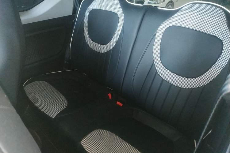 Used Wuling Hongguang MINIEV 2024 3rd Generation 215km Advanced Version Interior 4