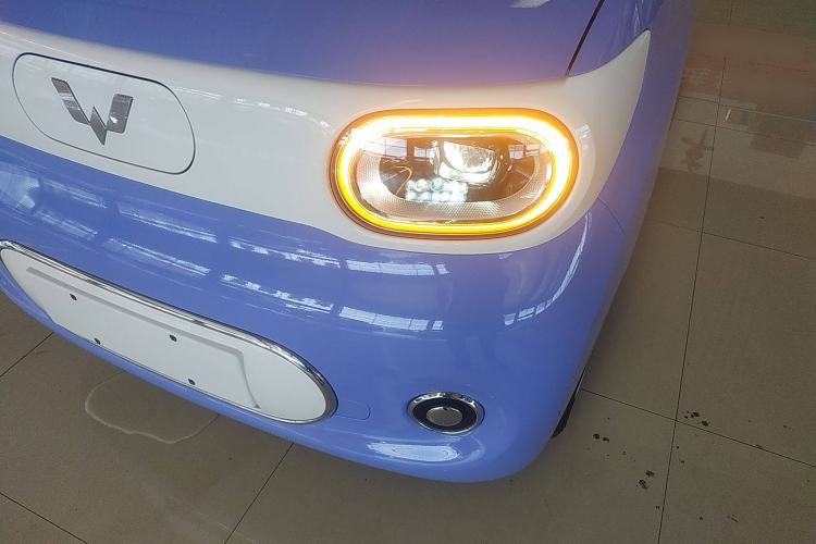 Used Wuling Hongguang MINIEV 2024 3rd Generation 215km Advanced Version Left Front Headlight