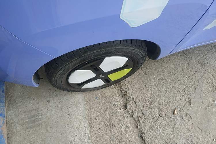 Used Wuling Hongguang MINIEV 2022 Macaron Premium Model – Lithium Iron Phosphate Left Front Wheel Hub