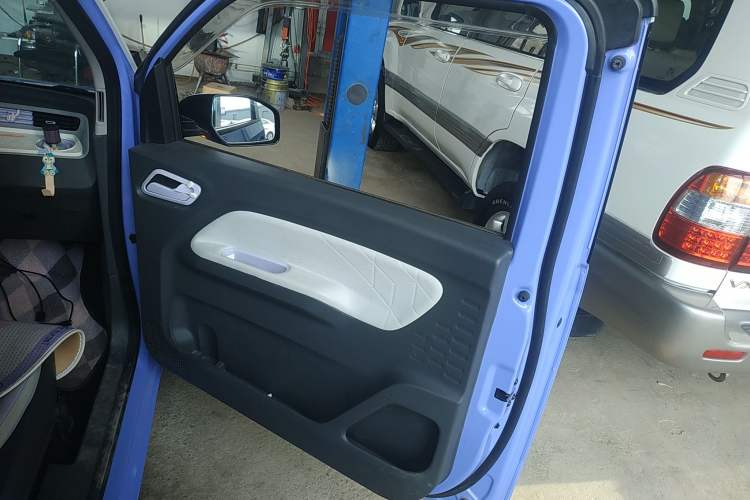 Used Wuling Hongguang MINIEV 2022 Macaron Premium Model – Lithium Iron Phosphate Right Front Door Interior