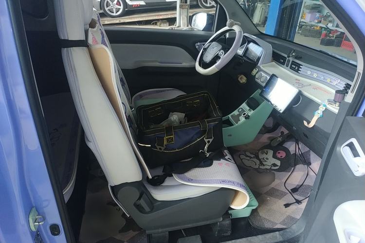 Used Wuling Hongguang MINIEV 2022 Macaron Premium Model – Lithium Iron Phosphate Right Front Seat